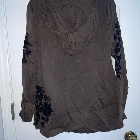 Jacket - Picture 4 of 4